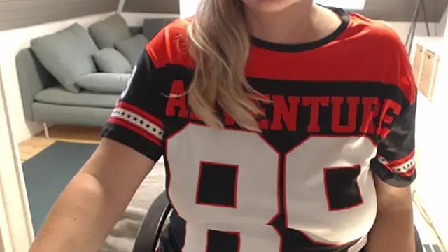 KimMitchelli online show from December 15, 2025, 11:03 am