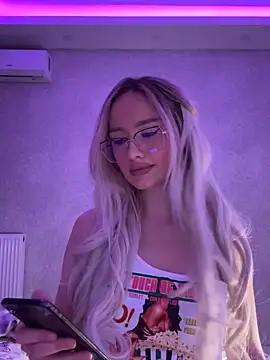 mollyxxx online show from January 13, 2025, 1:23 am