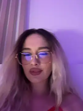 mollyxxx online show from February 10, 2026, 2:26 am