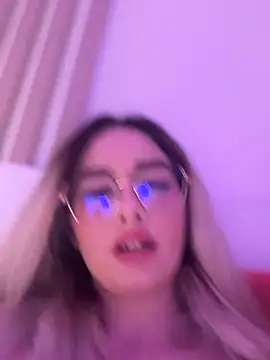 mollyxxx online show from February 28, 2026, 4:24 am