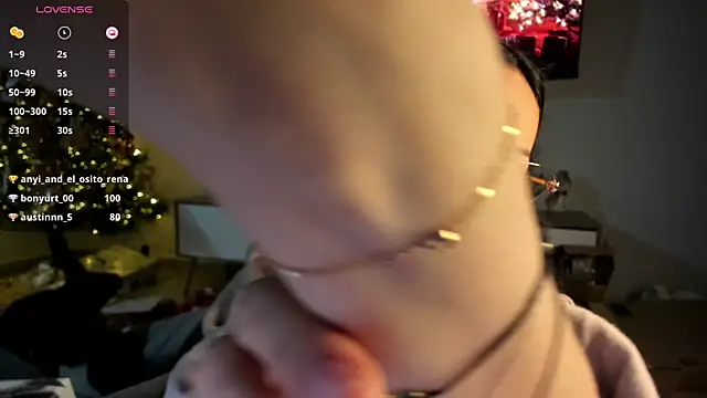 Snapshot of Anyi_1 chatting on January 7, 2025, 3:35 am Anyi 1 online show from January 7, 2025, 3:35 am