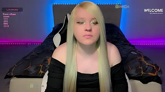 Snapshot of camsmiley chatting on January 17, 2026, 8:34 pm camsmiley online show from January 17, 2026, 8:34 pm