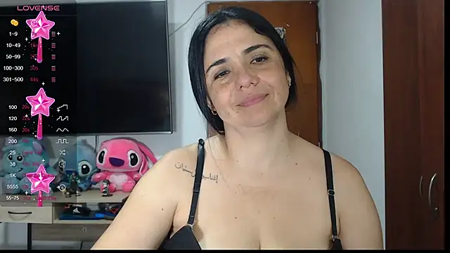 Snapshot of selena_ferri chatting on December 7, 2024, 6:54 am selena ferri online show from December 7, 2024, 6:54 am