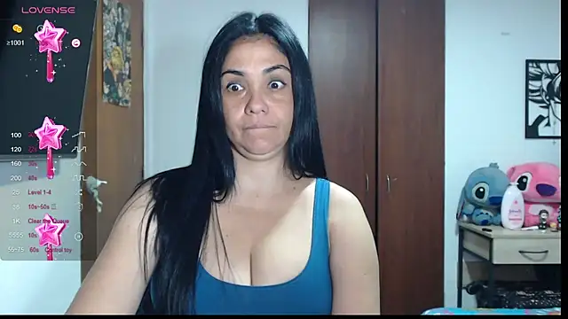 Snapshot of selena_ferri chatting on March 18, 2025, 2:25 am selena ferri online show from March 18, 2025, 2:25 am