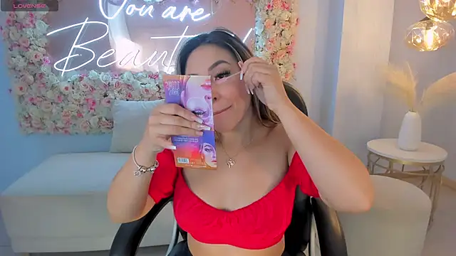 MiaRoberts1 online show from February 15, 2025, 12:22 pm