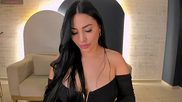 Snapshot of MiaRoberts1 chatting on August 3, 2026, 1:16 pm MiaRoberts1 online show from August 3, 2026, 1:16 pm