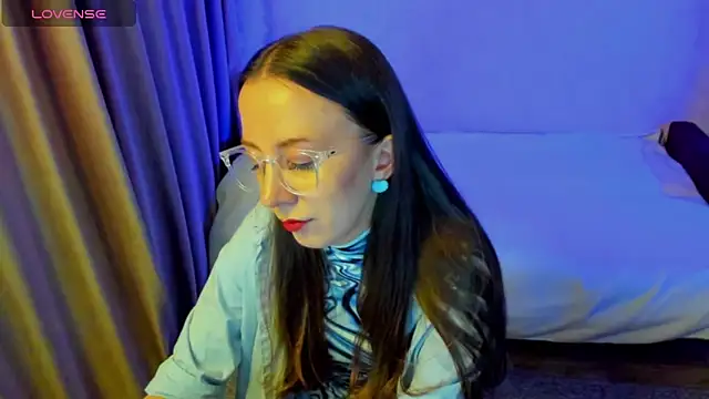 CurlySteph online show from April 15, 2026, 8:20 pm