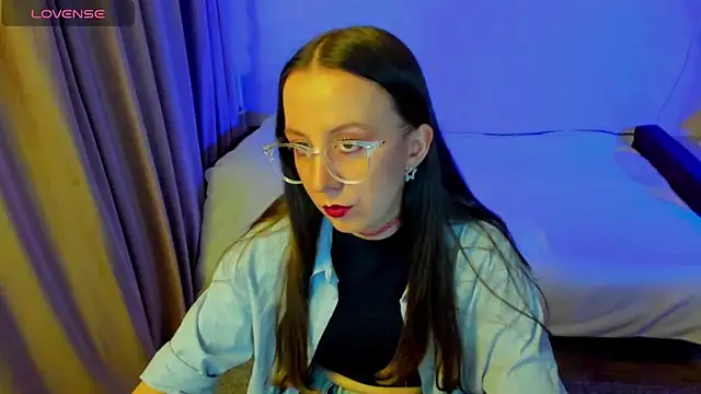 CurlySteph online show from April 16, 2026, 6:19 pm