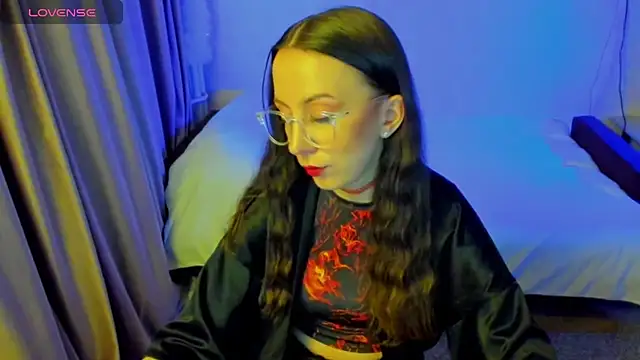 CurlySteph online show from April 30, 2026, 7:20 pm