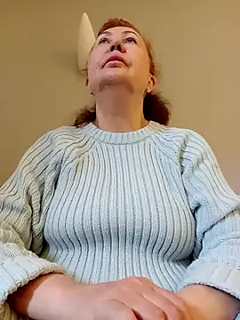 Hottie-Mom online show from April 23, 2026, 7:52 am