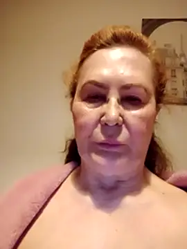 Hottie-Mom online show from May 18, 2026, 8:58 pm