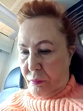 Snapshot of Hottie-Mom chatting on June 17, 2026, 8:06 am Hottie-Mom online show from June 17, 2026, 8:06 am