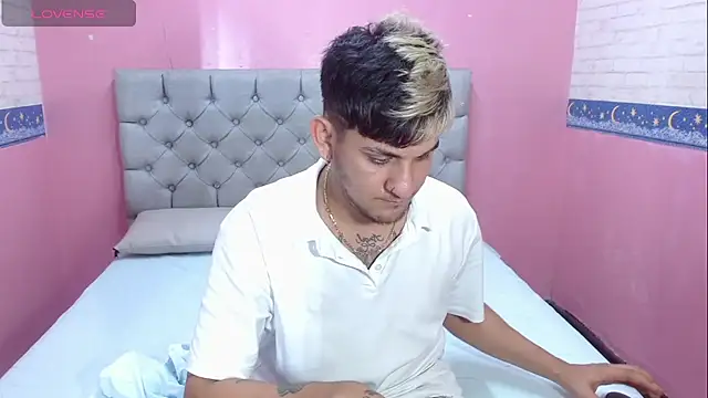 Snapshot of Dona_and_Carl chatting on February 6, 2025, 3:06 am Dona and Carl online show from February 6, 2025, 3:06 am