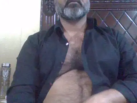 Snapshot of hairymaster95 chatting on December 21, 2024, 6:44 pm hairymaster95 online show from December 21, 2024, 6:44 pm