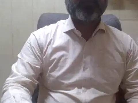 Snapshot of hairymaster95 chatting on December 23, 2024, 9:49 am hairymaster95 online show from December 23, 2024, 9:49 am
