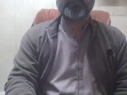 Snapshot of hairymaster95 chatting on December 27, 2024, 7:51 am hairymaster95 online show from December 27, 2024, 7:51 am