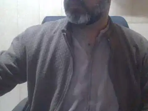 Snapshot of hairymaster95 chatting on January 10, 2025, 4:12 am hairymaster95 online show from January 10, 2025, 4:12 am