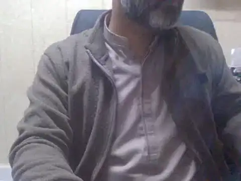 Snapshot of hairymaster95 chatting on January 10, 2025, 10:28 am hairymaster95 online show from January 10, 2025, 10:28 am