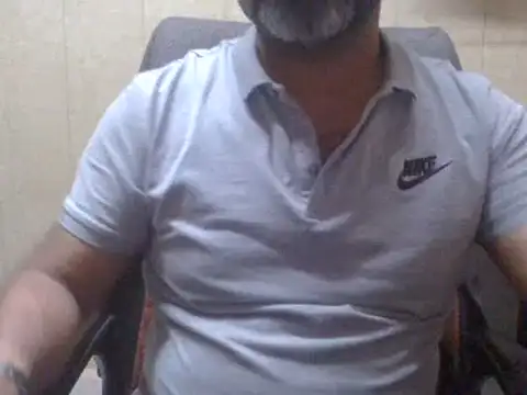 Snapshot of hairymaster95 chatting on February 23, 2025, 7:00 am hairymaster95 online show from February 23, 2025, 7:00 am