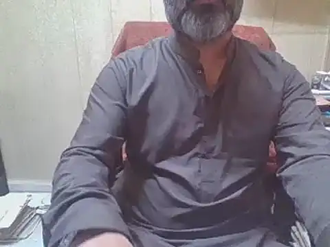 Snapshot of hairymaster95 chatting on September 12, 2025, 3:39 am hairymaster95 online show from September 12, 2025, 3:39 am