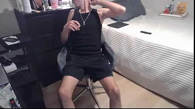 smokenstrokex online show from June 1, 2026, 7:59 pm