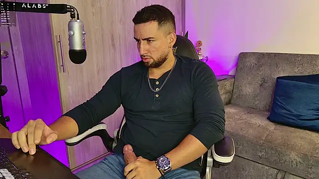 Snapshot of mr_david_cox chatting on February 15, 2025, 1:05 pm mr david cox online show from February 15, 2025, 1:05 pm