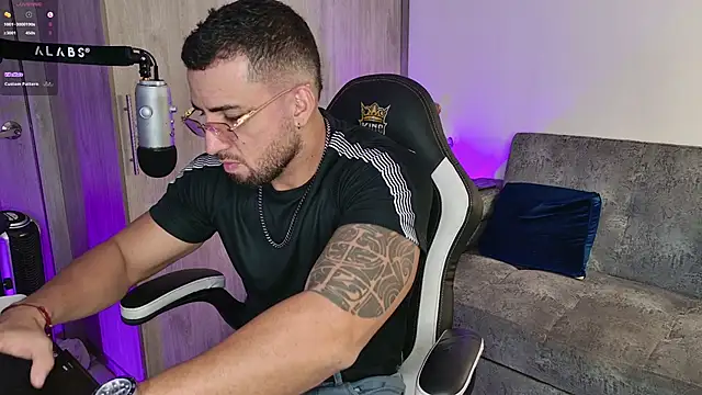 Snapshot of mr_david_cox chatting on February 28, 2025, 1:15 am mr david cox online show from February 28, 2025, 1:15 am