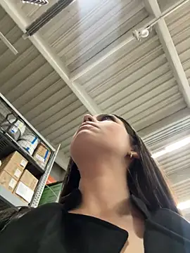 Alyshanon18 online show from April 8, 2026, 10:54 pm