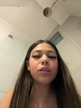 Alyshanon18 online show from May 28, 2026, 2:53 am