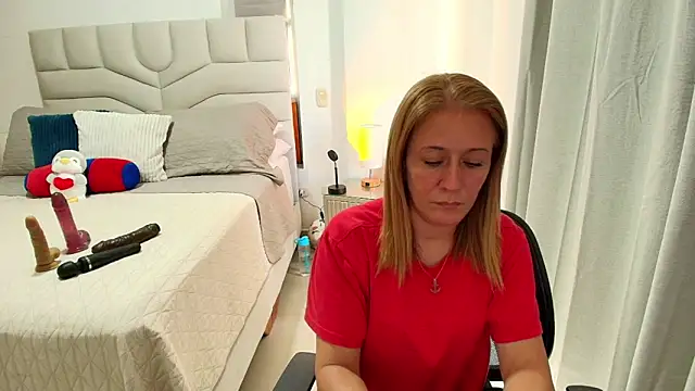 Naty Stone online show from April 17, 2026, 9:29 pm