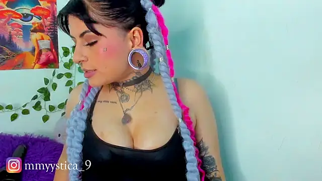 Rainnbow  online show from March 1, 2026, 7:54 am