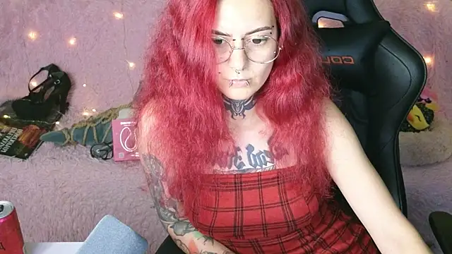 Snapshot of Ginger_Stay chatting on September 10, 2025, 10:32 pm Ginger Stay online show from September 10, 2025, 10:32 pm