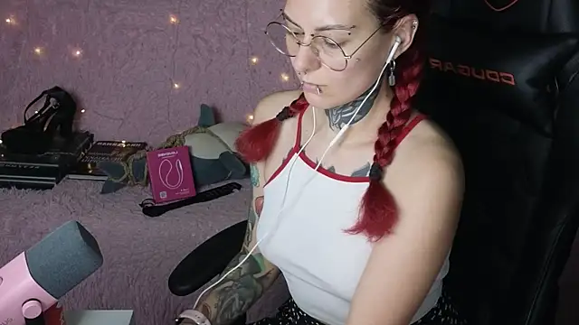 Snapshot of Ginger_Stay chatting on September 17, 2025, 9:38 pm Ginger Stay online show from September 17, 2025, 9:38 pm
