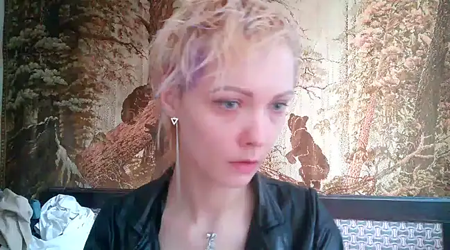 Snapshot of WildMissNiks chatting on March 16, 2025, 8:32 am WildMissNiks online show from March 16, 2025, 8:32 am