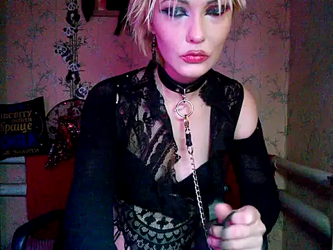 WildMissNiks online show from November 2, 2025, 9:33 am