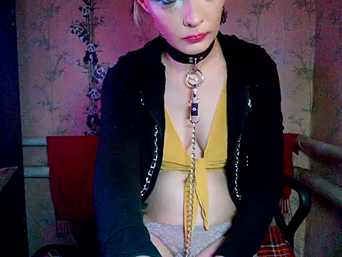WildMissNiks online show from November 5, 2025, 8:25 am