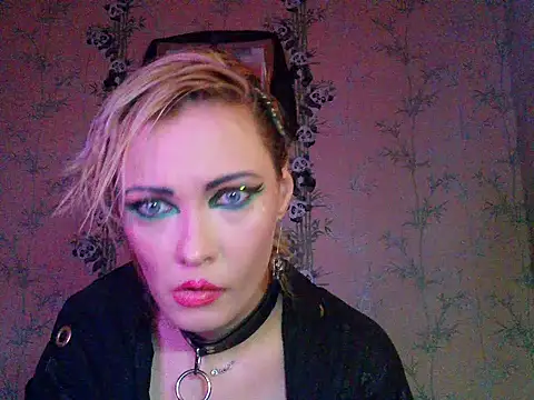 WildMissNiks online show from November 10, 2025, 9:19 am