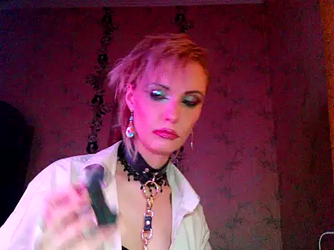 WildMissNiks online show from December 4, 2025, 8:23 am