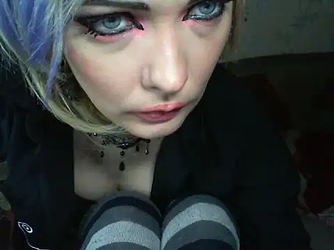 WildMissNiks online show from March 18, 2026, 9:12 am