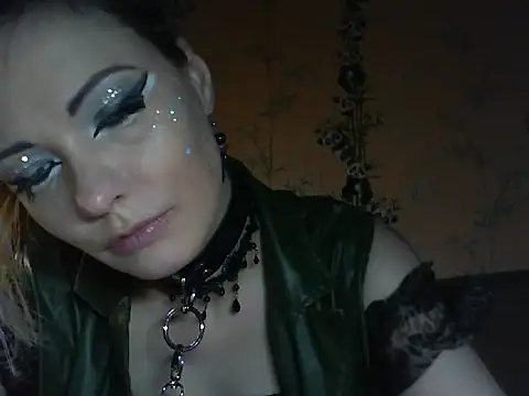 WildMissNiks online show from April 15, 2026, 7:04 am