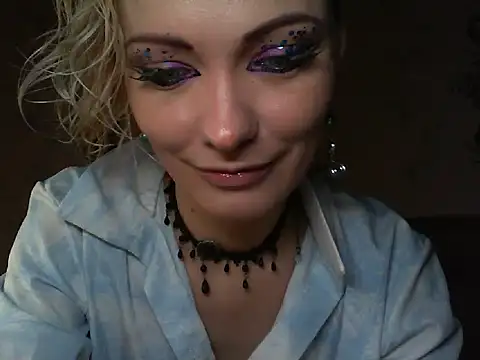 WildMissNiks online show from May 25, 2026, 6:41 am