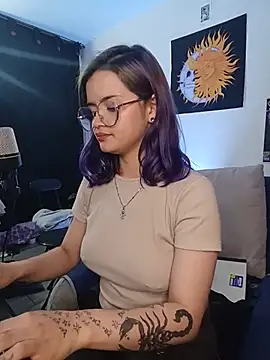 Snapshot of Raventh_ chatting on July 18, 2026, 4:27 am Raventh online show from July 18, 2026, 4:27 am