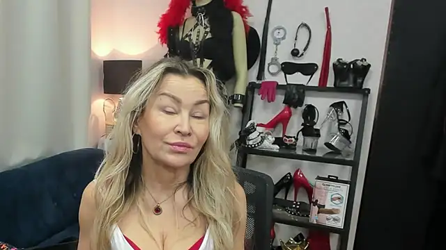 crystaLUX online show from March 2, 2026, 5:19 am