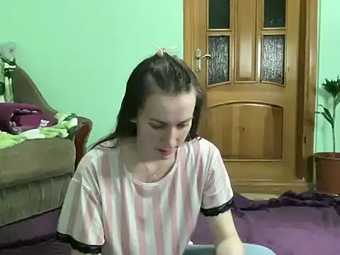 Snapshot of AngelTough20 chatting on October 3, 2025, 10:18 pm AngelTough20 online show from October 3, 2025, 10:18 pm