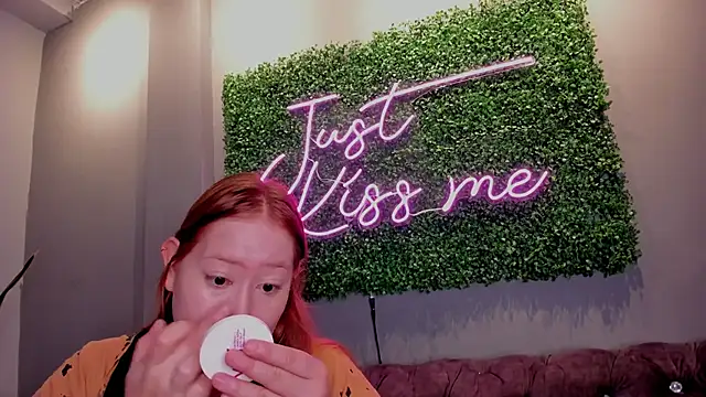 hannamartinn online show from October 22, 2025, 3:34 pm