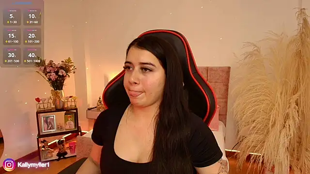 Snapshot of KallyMyller1 chatting on December 16, 2024, 7:10 pm KallyMyller1 online show from December 16, 2024, 7:10 pm