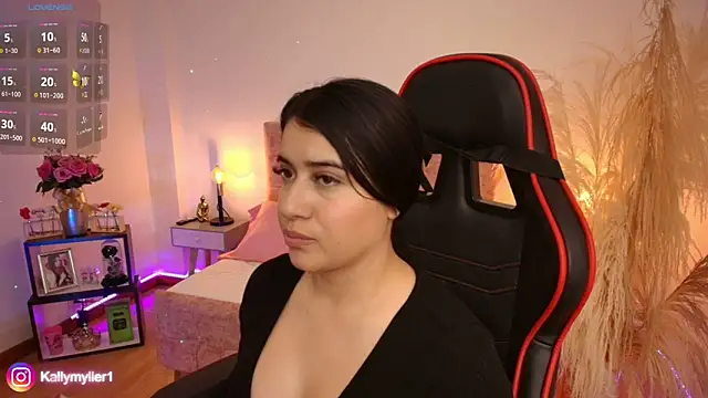 Snapshot of KallyMyller1 chatting on January 4, 2025, 7:34 pm KallyMyller1 online show from January 4, 2025, 7:34 pm