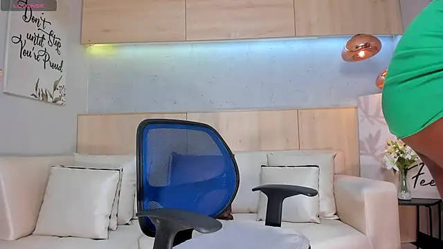 maryevans  online show from March 15, 2025, 12:02 pm