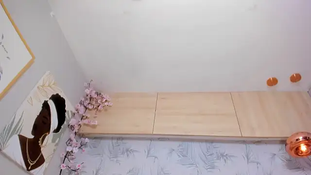 maryevans  online show from October 2, 2025, 12:34 pm