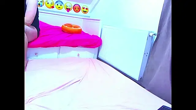 evehotty online show from March 12, 2026, 8:04 pm